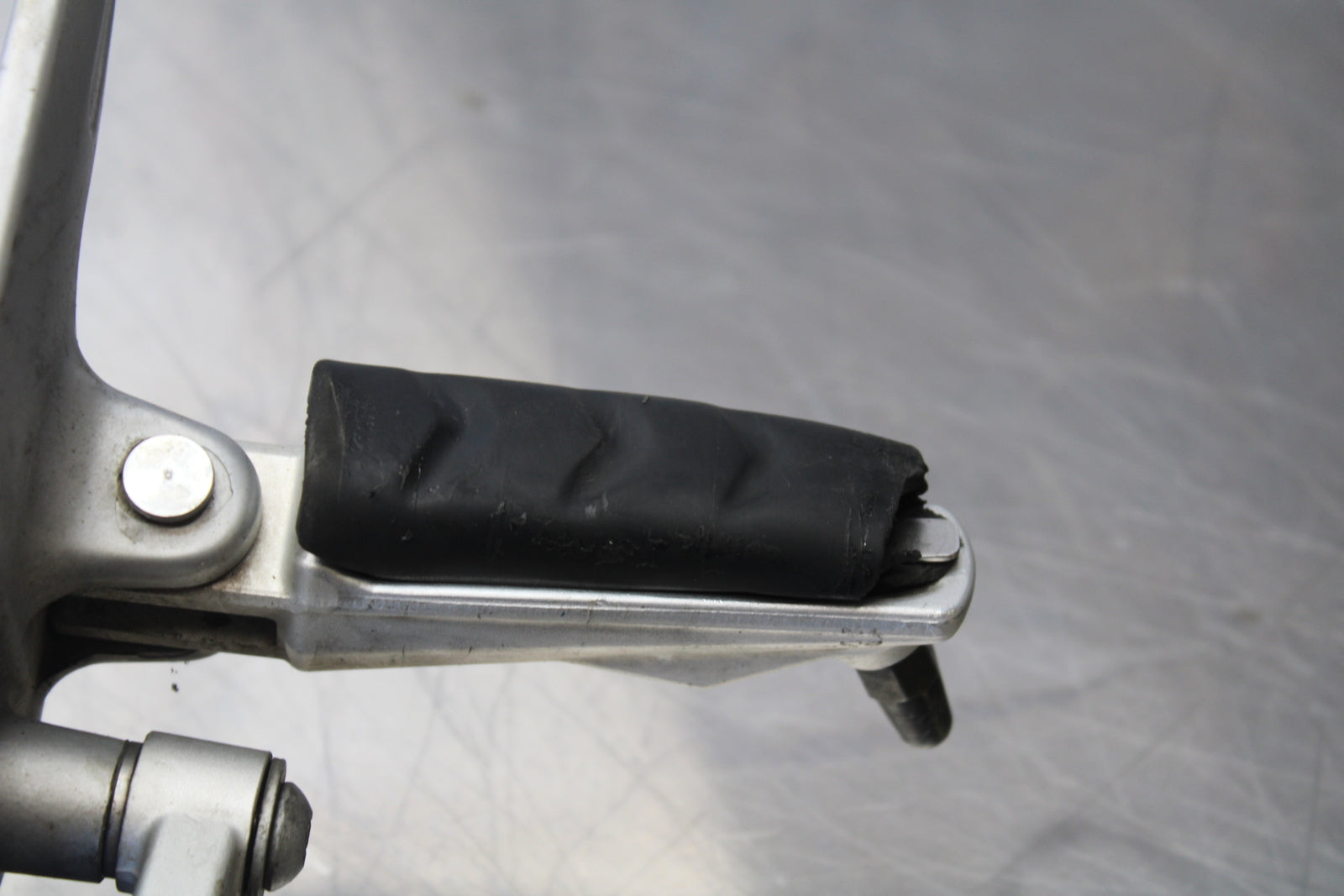 06-12 BMW F800ST LEFT REARSET REAR SET FOOT PEG W SHIFTER BB144