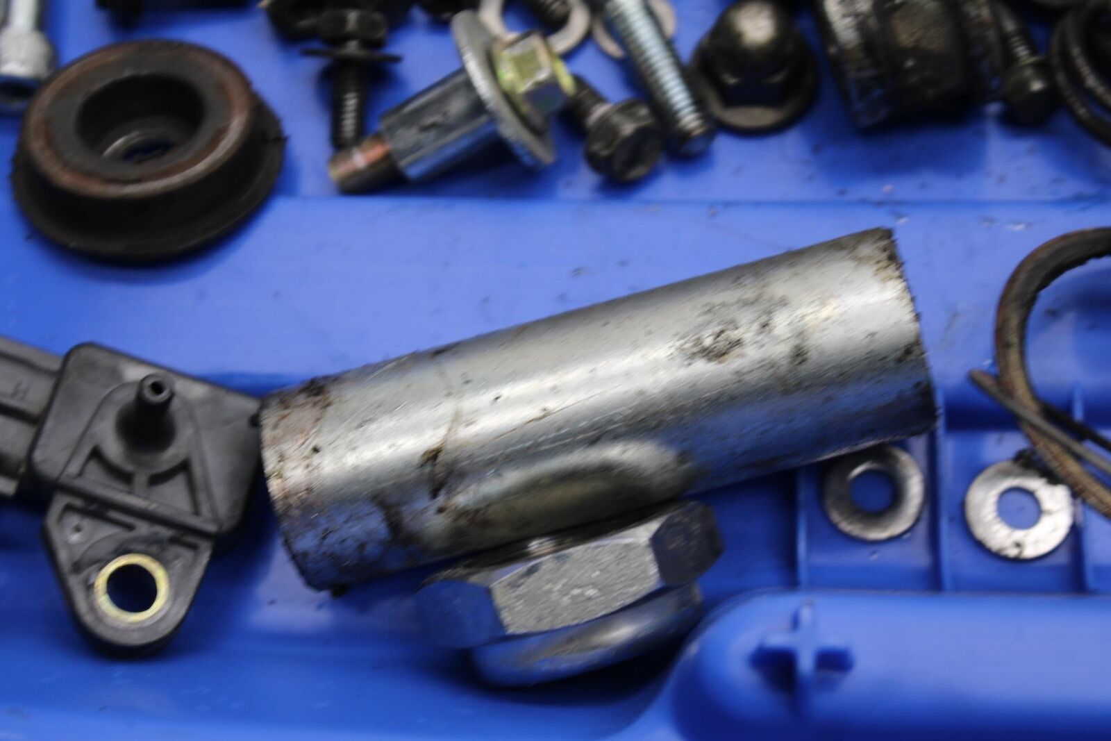 2005 Kawasaki Vulcan 1600 VN1600A Classic ENGINE MISC. BOLTS HARDWARE  BB574