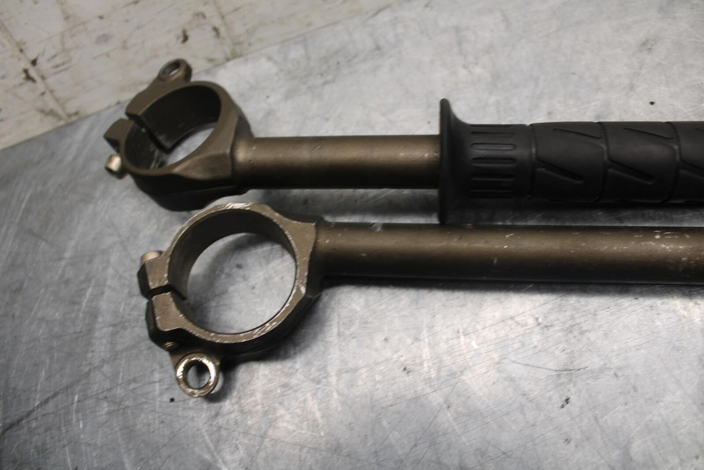 2005 Kawasaki Ninja ZX6R ZX636C LEFT RIGHT CLIP ON ONS HANDLEBARS PAIR SET BB03