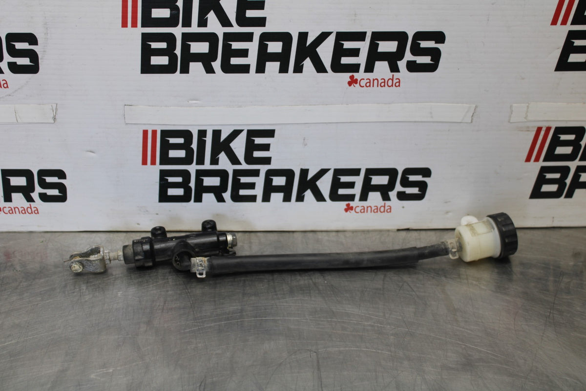 24-25 KAWASAKI NINJA 500 ABS REAR BACK BRAKE MASTER CYLINDER W RESERVOIR BB899