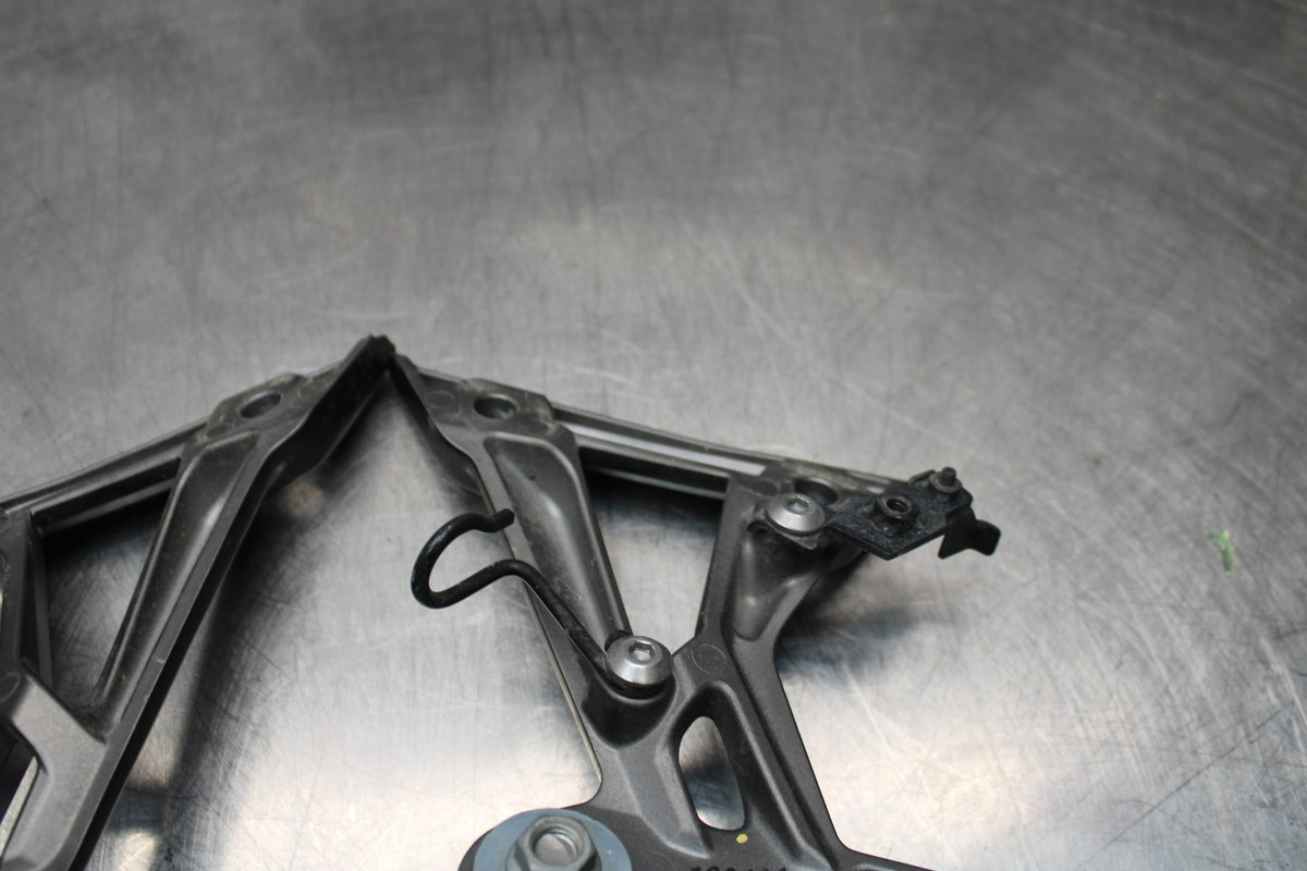13-17 KAWASAKI NINJA 300 EX300 ABS REAR BACK PASSENGER PEG SET PAIR BB187