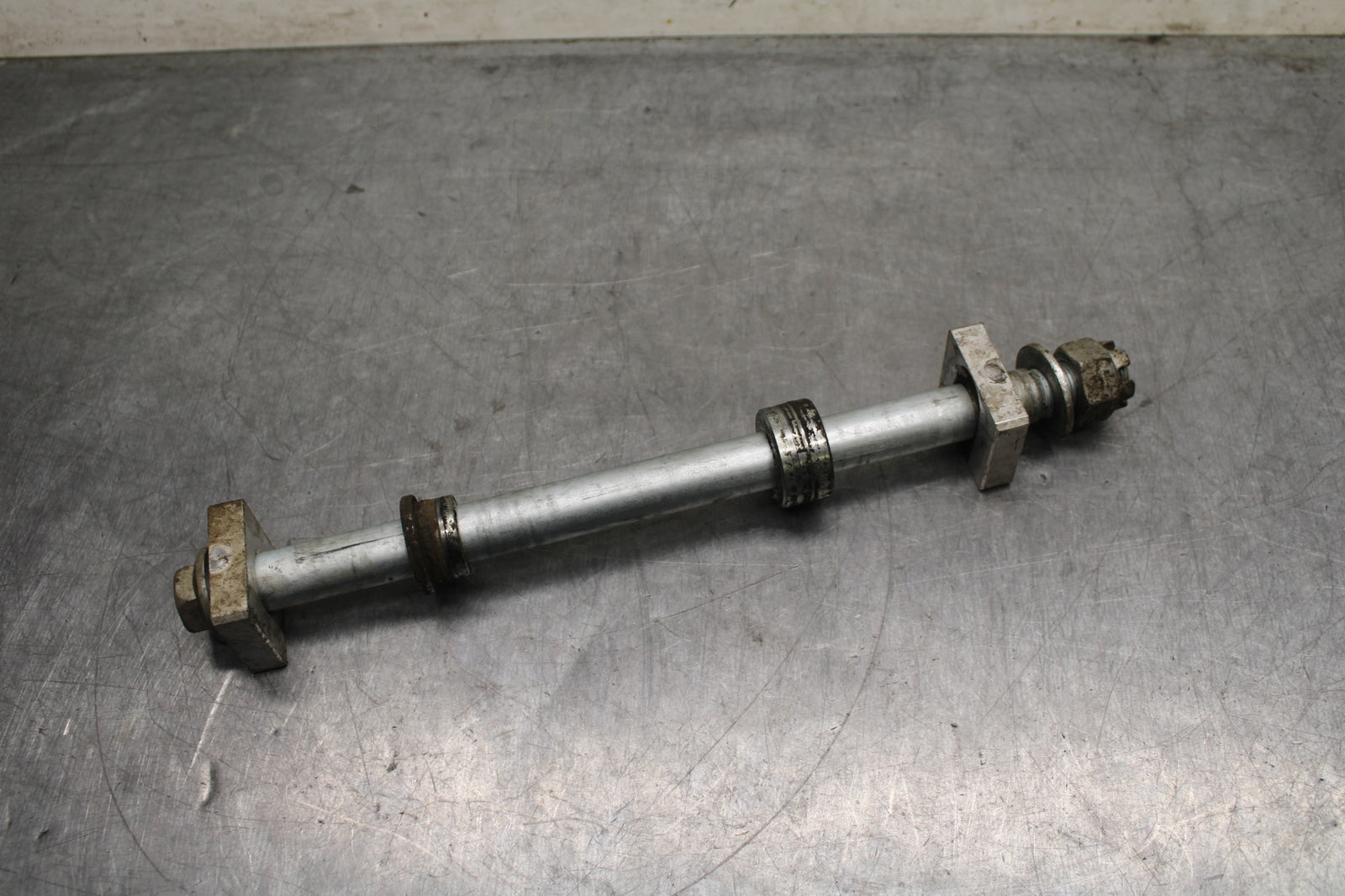 12-17 KAWASAKI NINJA 650 REAR AXLE BACK WHEEL RIM PIVOT BOLT AXEL BB129