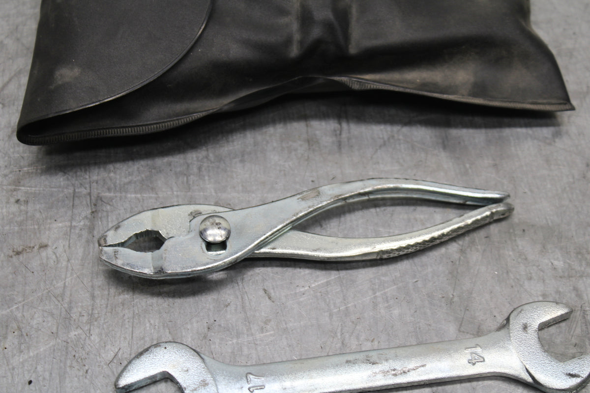 11-24 SUZUKI GSXR750 STOCK TOOLS OEM TOOL BAG KIT SET BB714