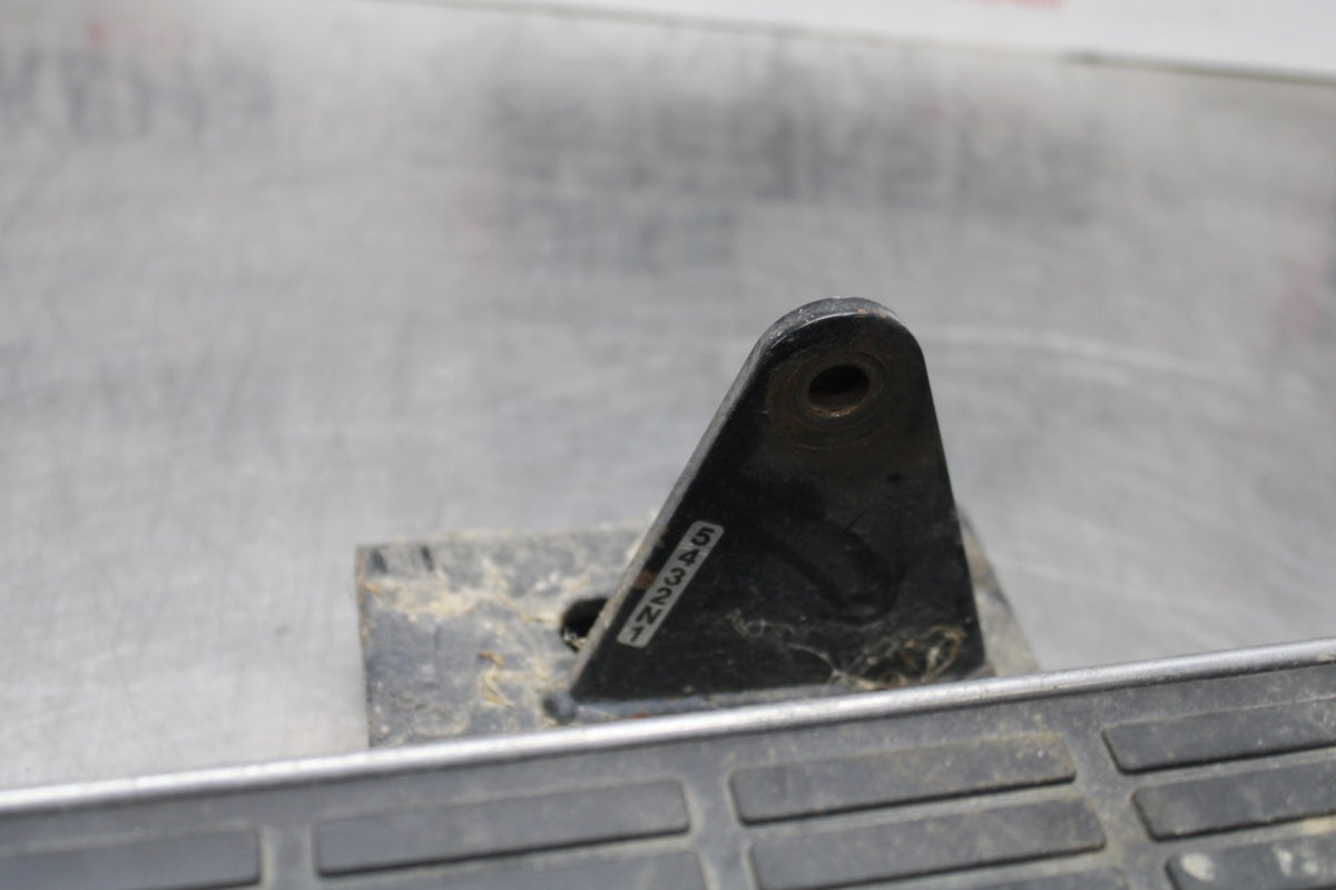 05-09 SUZUKI BOULEVARD C90 LEFT FRONT FOOT REST PEG STEP BB791