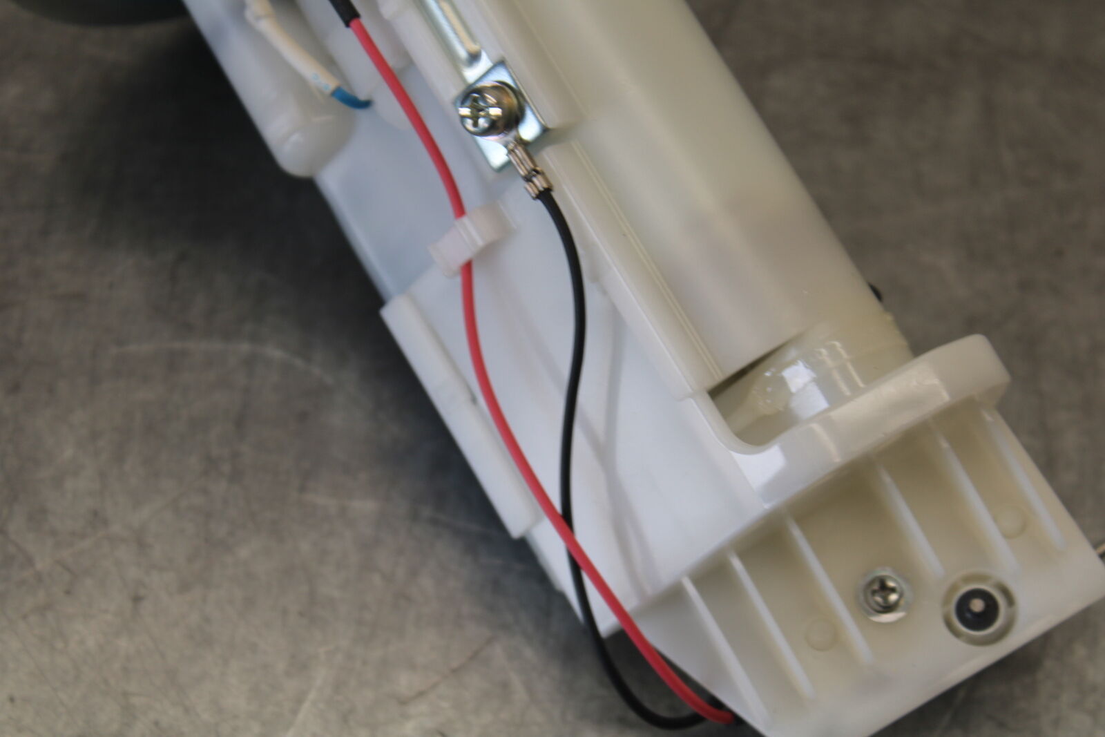 18-23 KAWASAKI NINJA 400 FUEL PUMP GAS PETROL SENDER UNIT  BB679