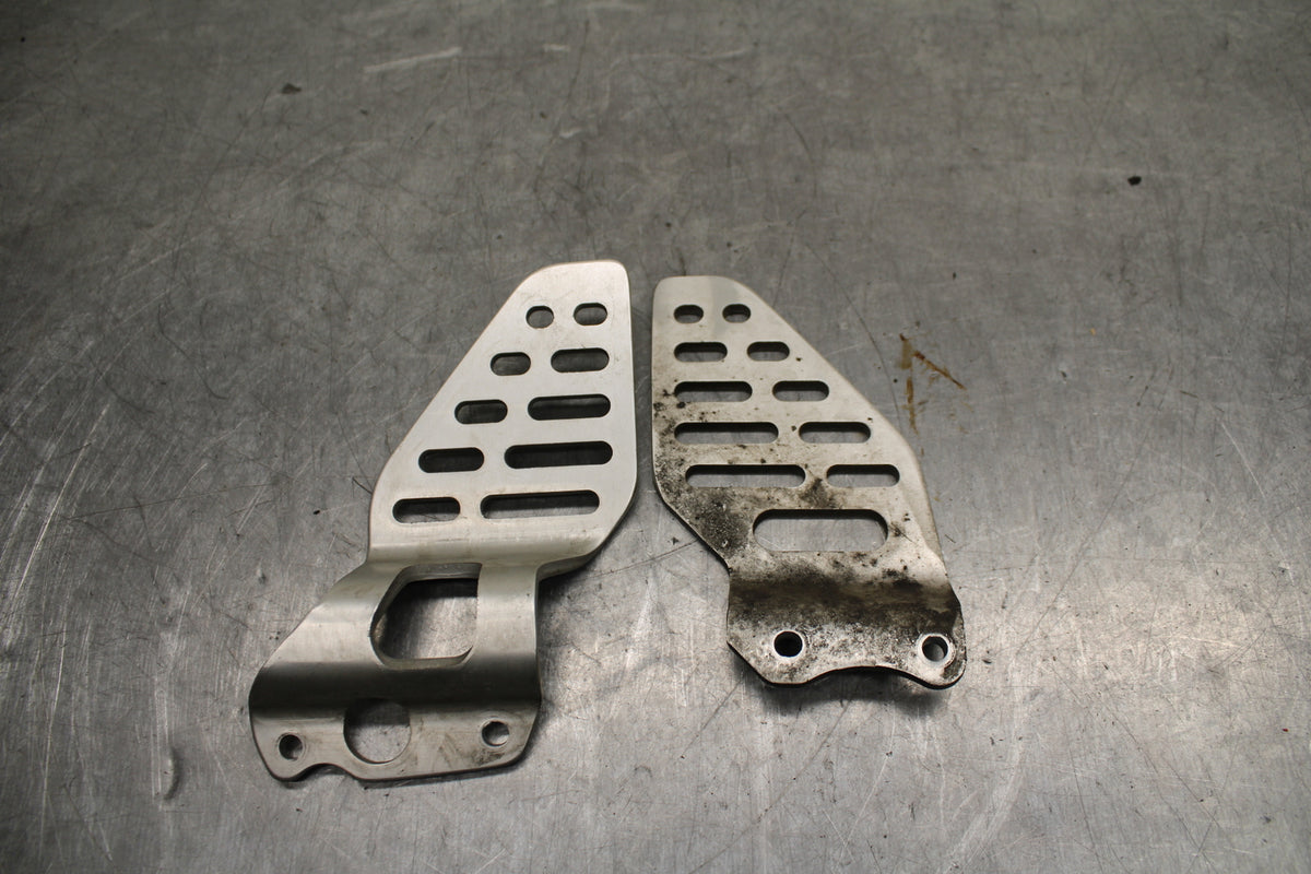08-09 YAMAHA YZF R6S REARSET REAR SET HEEL GUARD COVER SET BB115