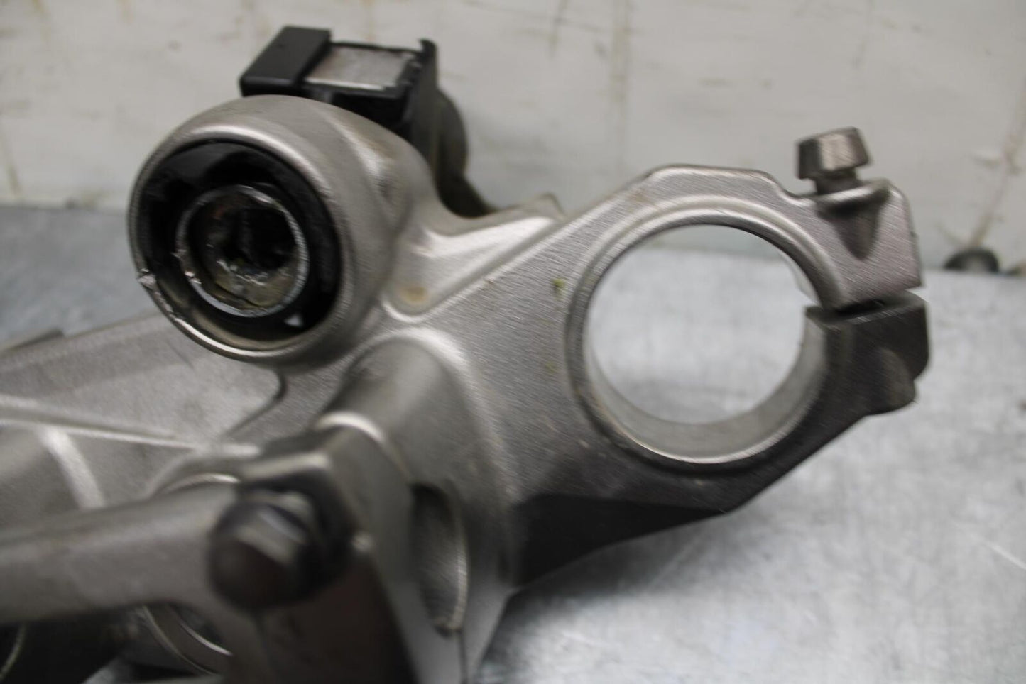 06-07 KAWASAKI NINJA 650R EX650A FORKS UPPER TRIPLE TREE CLAMP