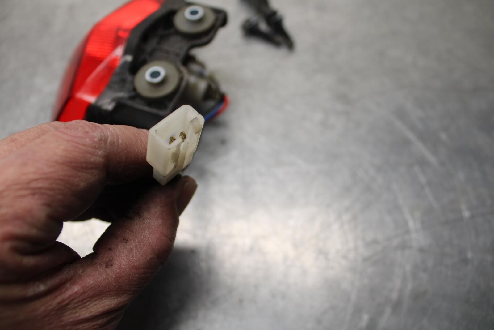 08-12 KAWASAKI NINJA 250R EX250J REAR TAIL TAILLIGHT BACK BRAKE LIGHT BB612