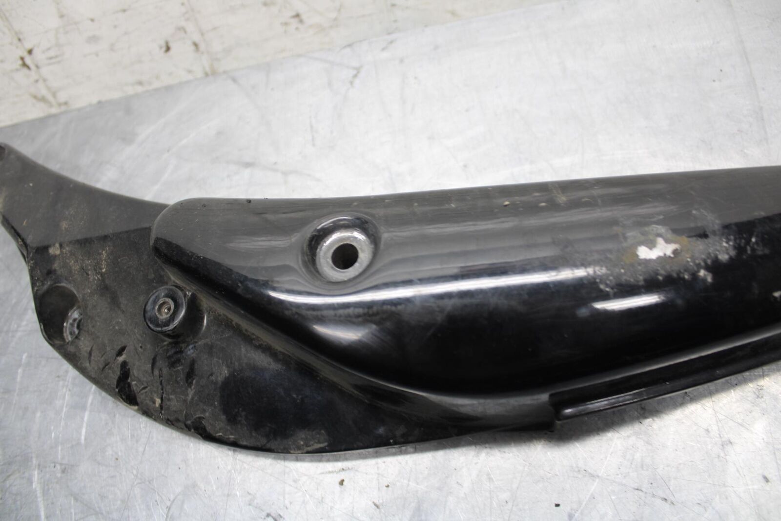 06-09 SUZUKI M109R BOULEVARD REAR BACK FENDER SUPPORT FRAME SUBFRAME BB501