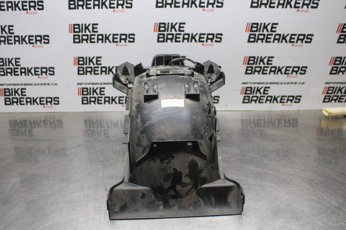 14 HONDA CTX1300A REAR BACK WHEEL FENDER MUD GUARD BB732