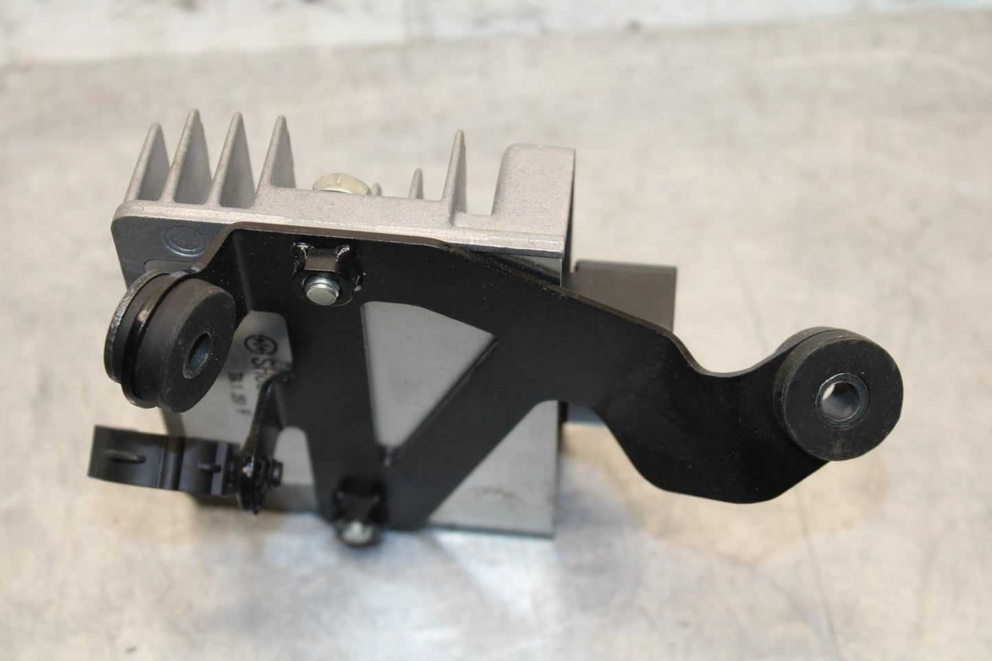 19-22 KAWASAKI Z400 RECTIFIER VOLTAGE REGULATOR BB70