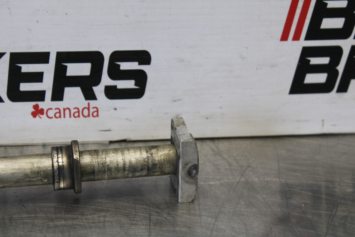 08 KAWASAKI NINJA ZX10R REAR AXLE BACK WHEEL RIM PIVOT BOLT AXEL BB902