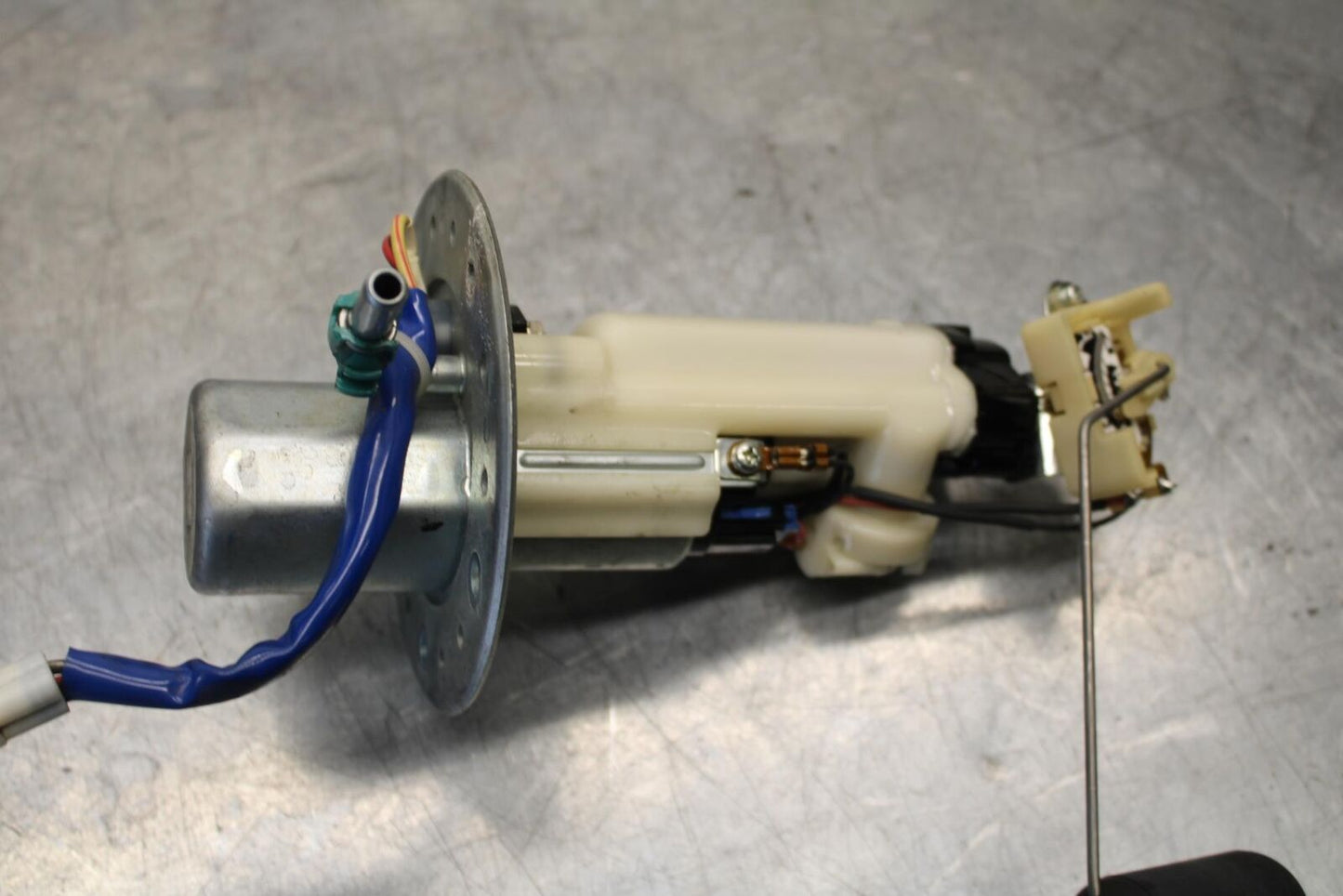 06-07 SUZUKI GSXR750 FUEL PUMP GAS PETROL SENDER UNIT 15100-01H00 BB613