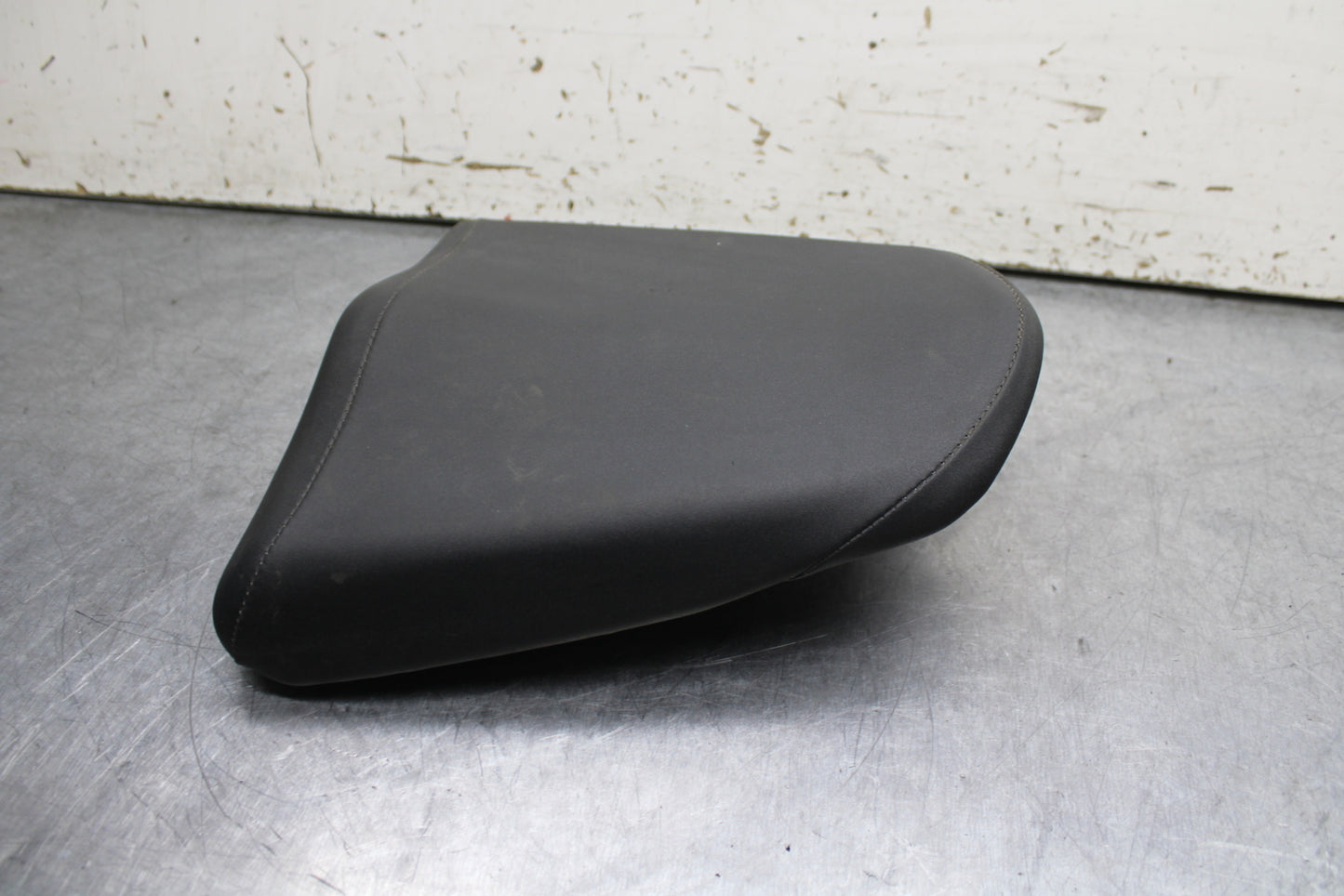 15-16 HONDA CB300F REAR BACK PASSENGER TANDEM SEAT PAD SADDLE PILLION BB740