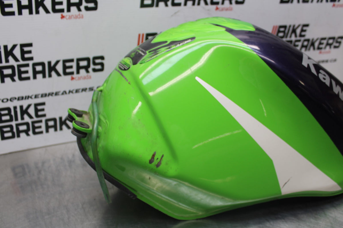 98 KAWASAKI NINJA ZX6 GAS TANK FUEL CELL PETROL RESERVOIR BB870