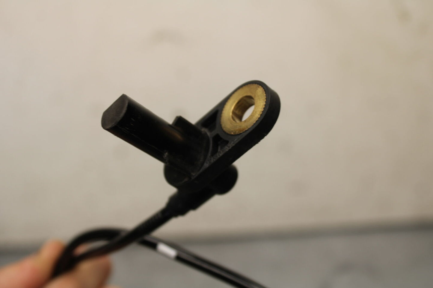 16 KAWASAKI NINJA ZX10R REAR WHEEL SPEED SENSOR BB650