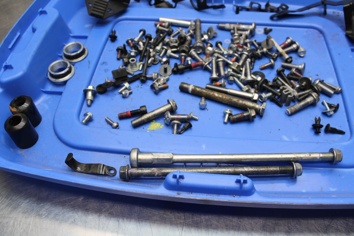 21-23 KAWASAKI NINJA ZX6R MOUNTING BOLTS HARDWARE MOTOR SCREWS BB179