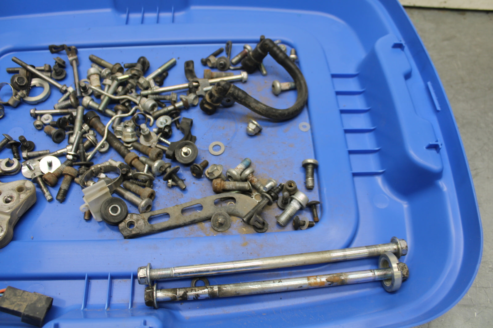 08-10 SUZUKI GSXR 600 MOUNTING BOLTS HARDWARE MOTOR SCREWS  BB721