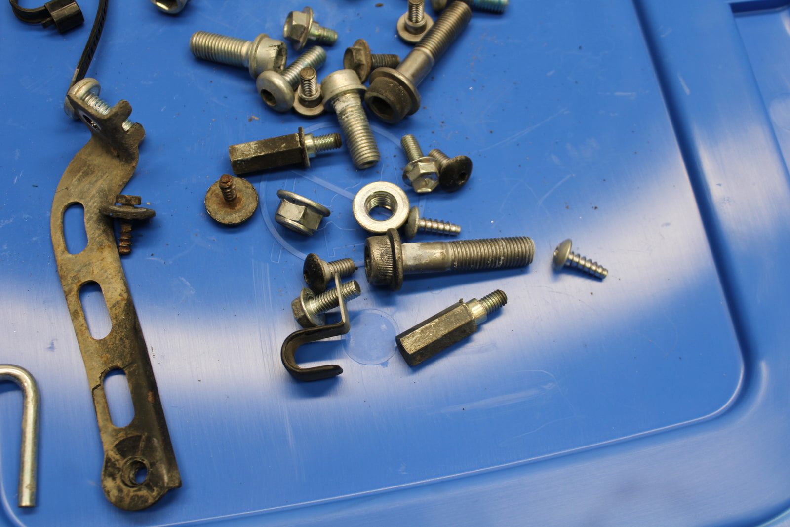 08-10 SUZUKI GSXR 600 MOUNTING BOLTS HARDWARE MOTOR SCREWS BB753