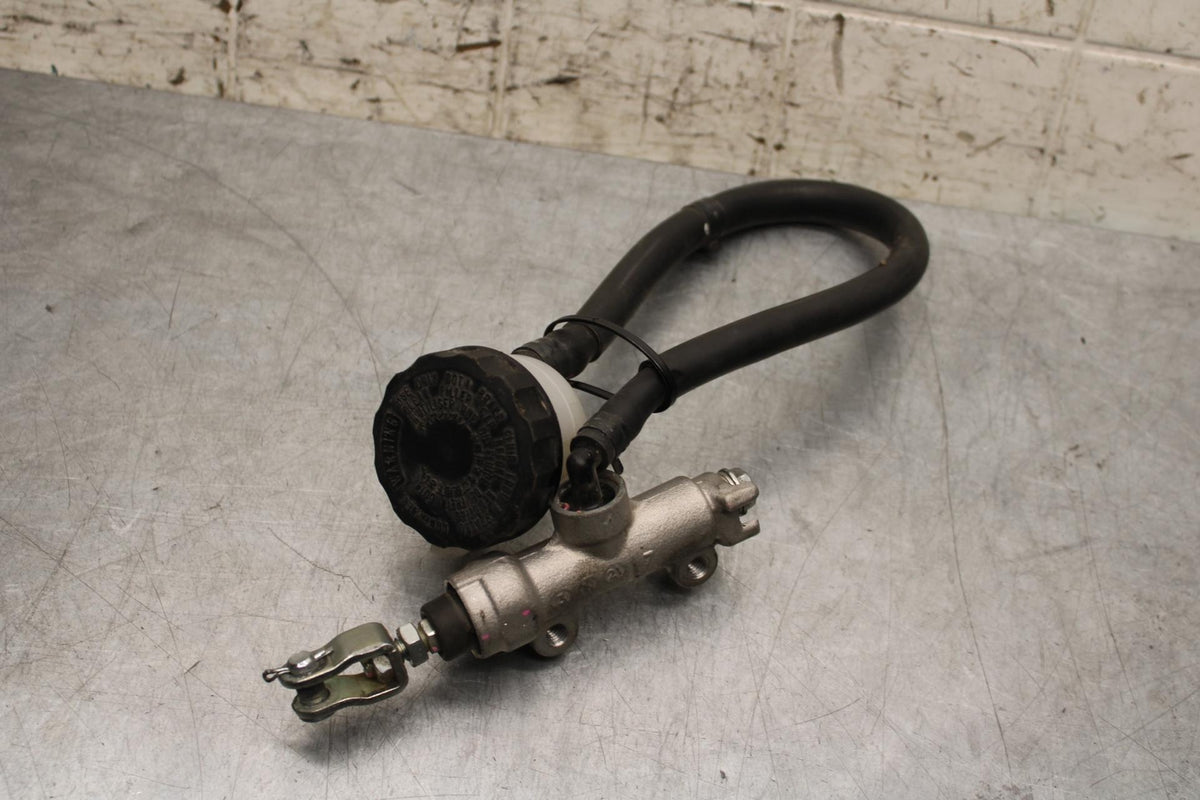 2014 Kawasaki Ninja 650 EX650E REAR BACK BRAKE MASTER CYLINDER W RESERVOIR BB569