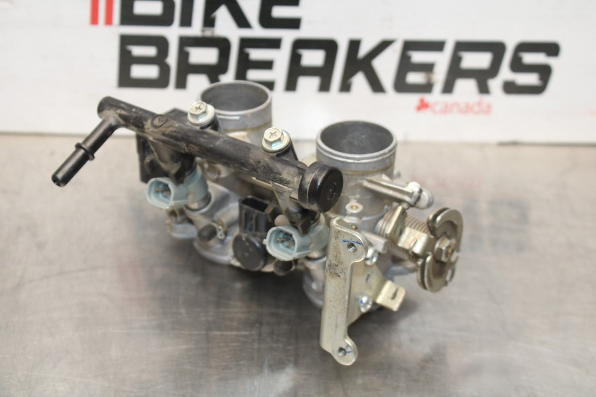 17-18 YAMAHA YZF R3 MAIN FUEL INJECTORS / THROTTLE BODIES BB788