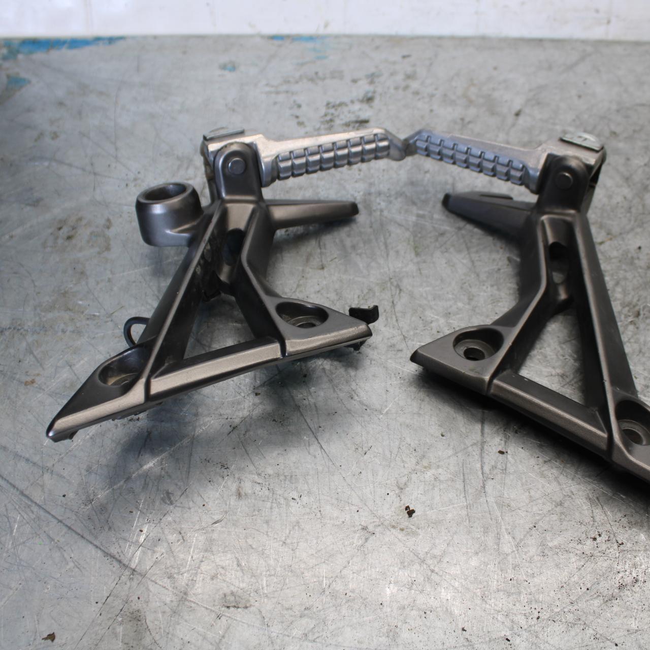 13-17 KAWASAKI NINJA 300 REAR BACK PASSENGER PEG SET PAIR BB429