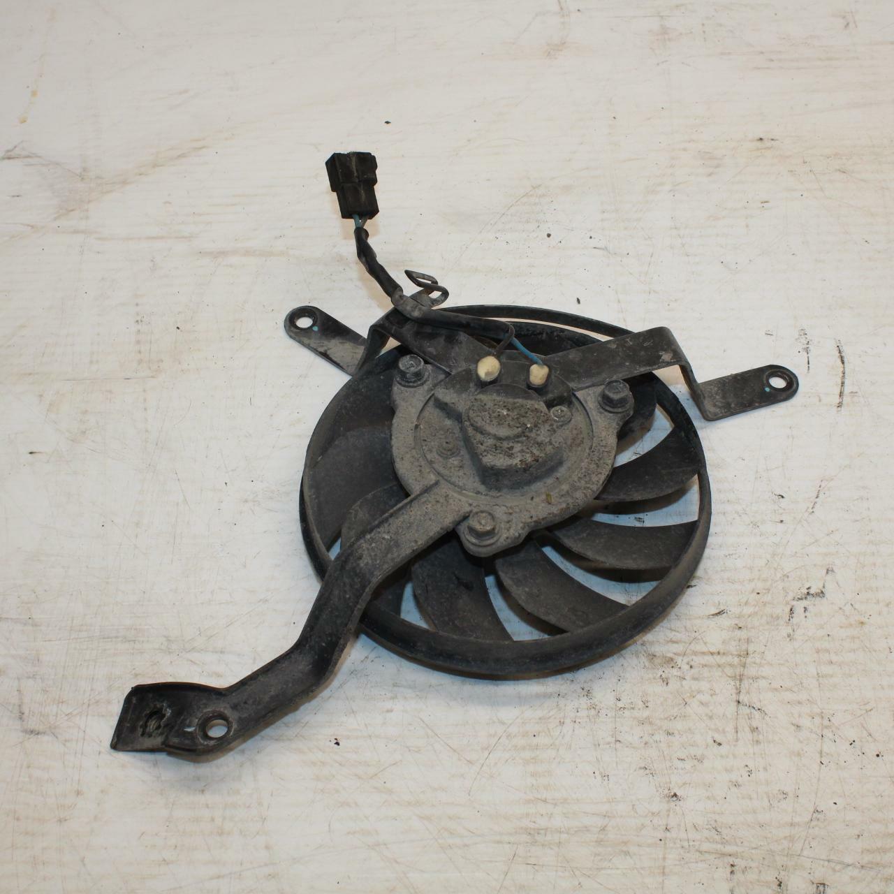 07-16 TRIUMPH STREET TRIPLE ENGINE RADIATOR COOLING FAN BB356