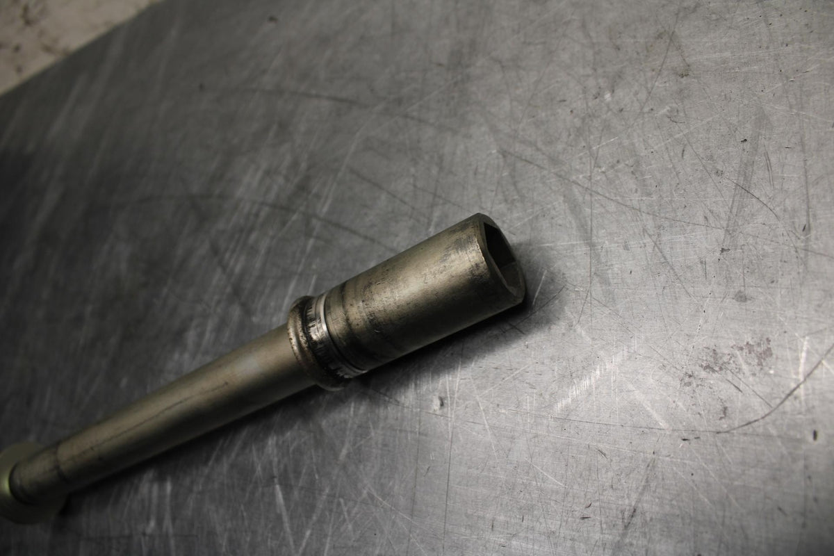 11-21 SUZUKI GSXR750 FRONT WHEEL RIM AXLE PIVOT BOLT BB492