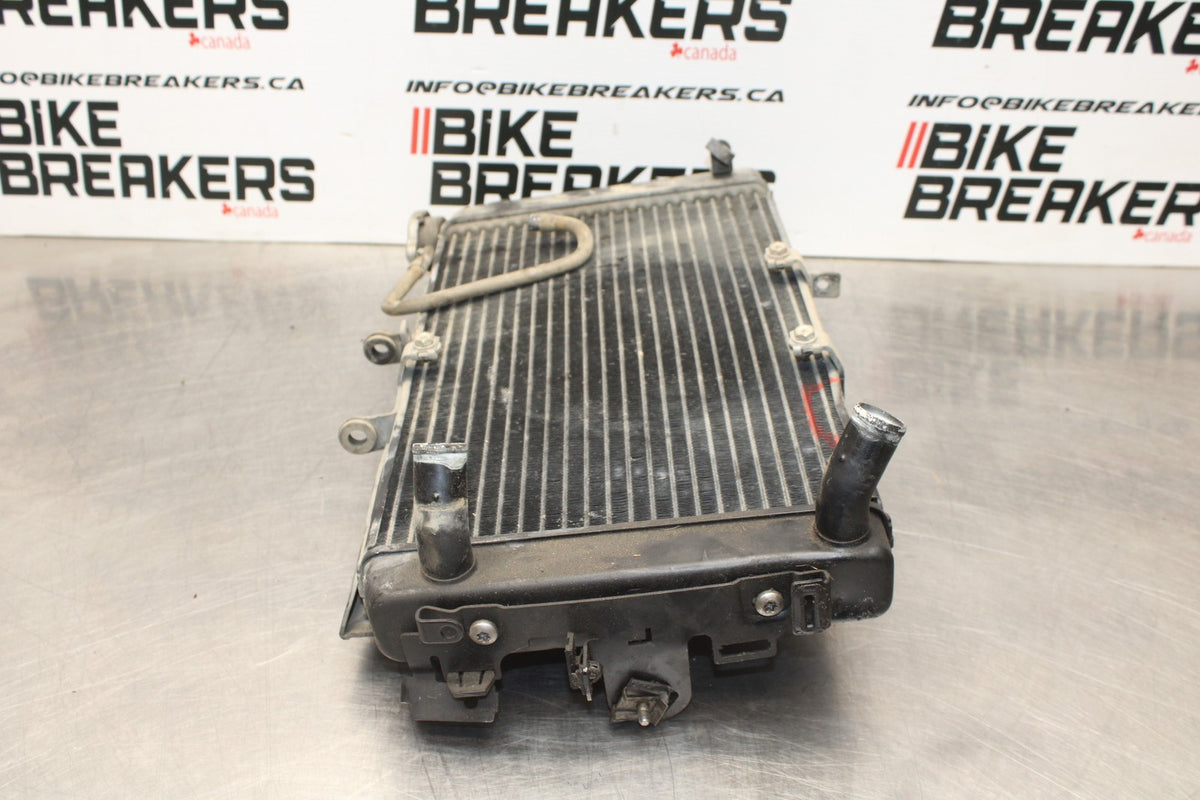 15 TRIUMPH TIGER 800 ENGINE RADIATOR MOTOR COOLER COOLING RADIATER BB873