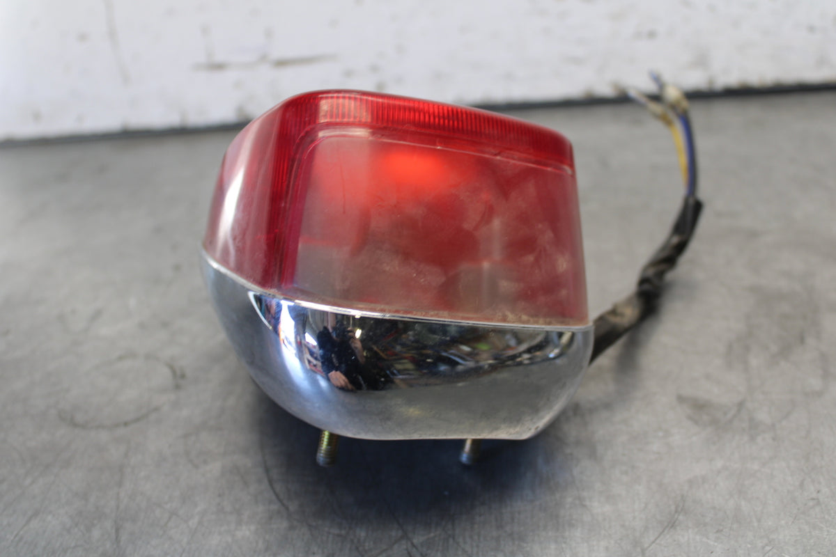 05-06 YAMAHA ROYAL STAR TAILLIGHT REAR TAIL BRAKE LIGHT BB697