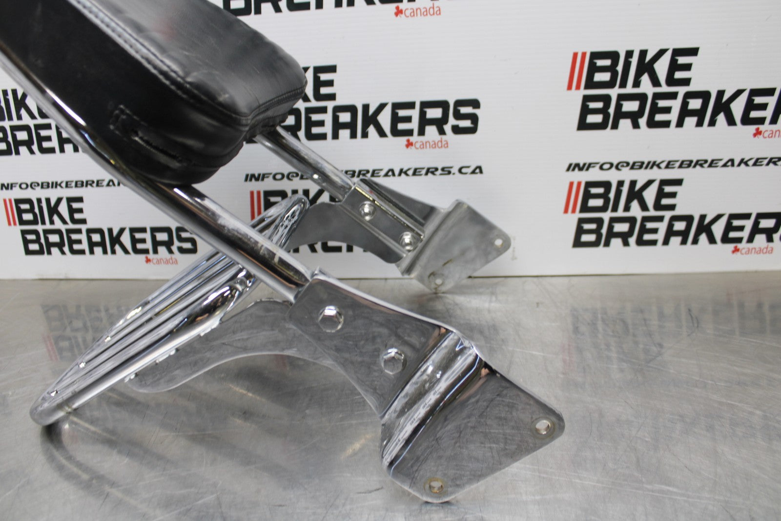 03-08 KAWASAKI VULCAN 1600 BACK REST SISSY BAR/ REAR RACK BB196