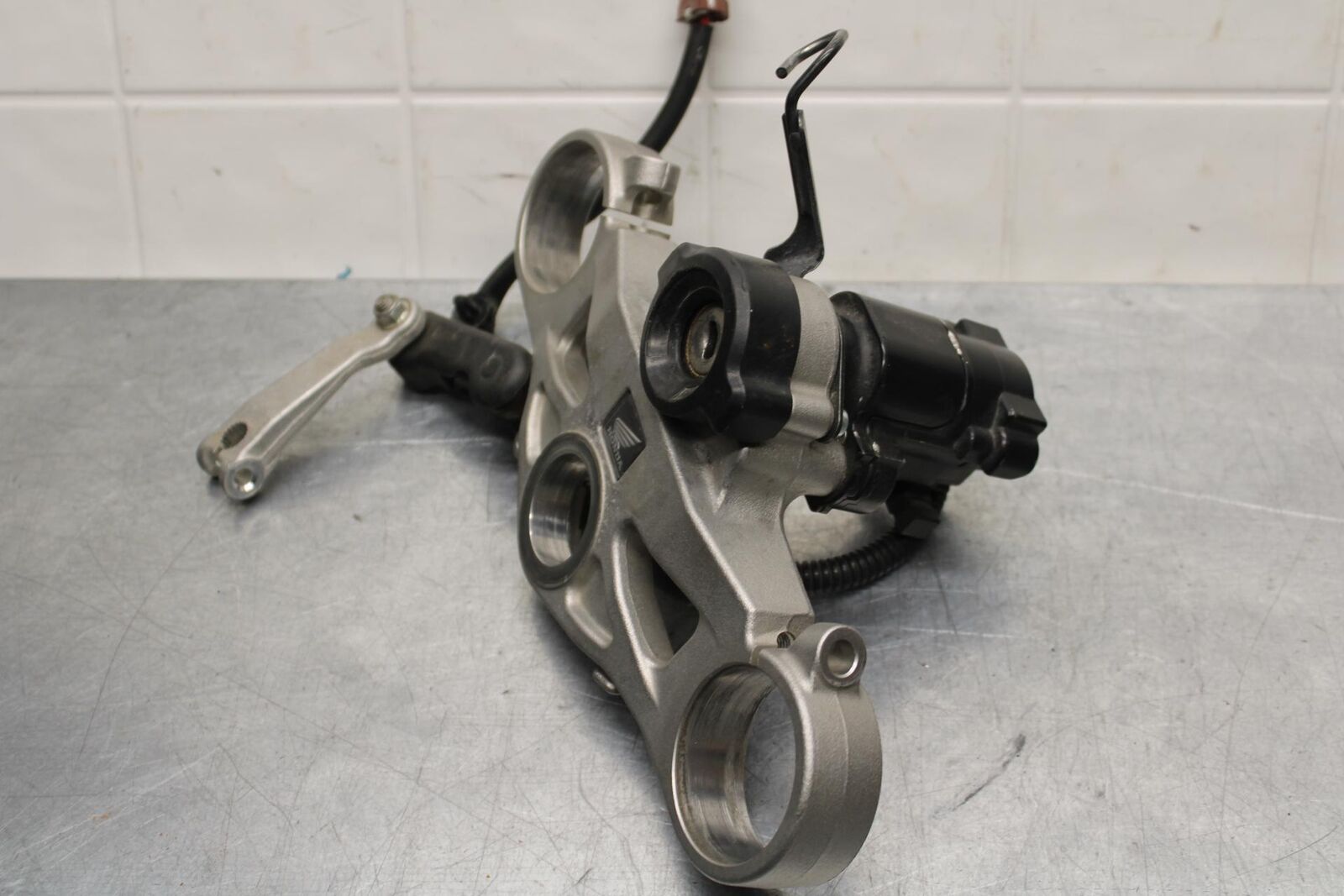 2008 Honda CBR1000RR FORKS UPPER TRIPLE TREE CLAMP 53300-MFL-000 BB579