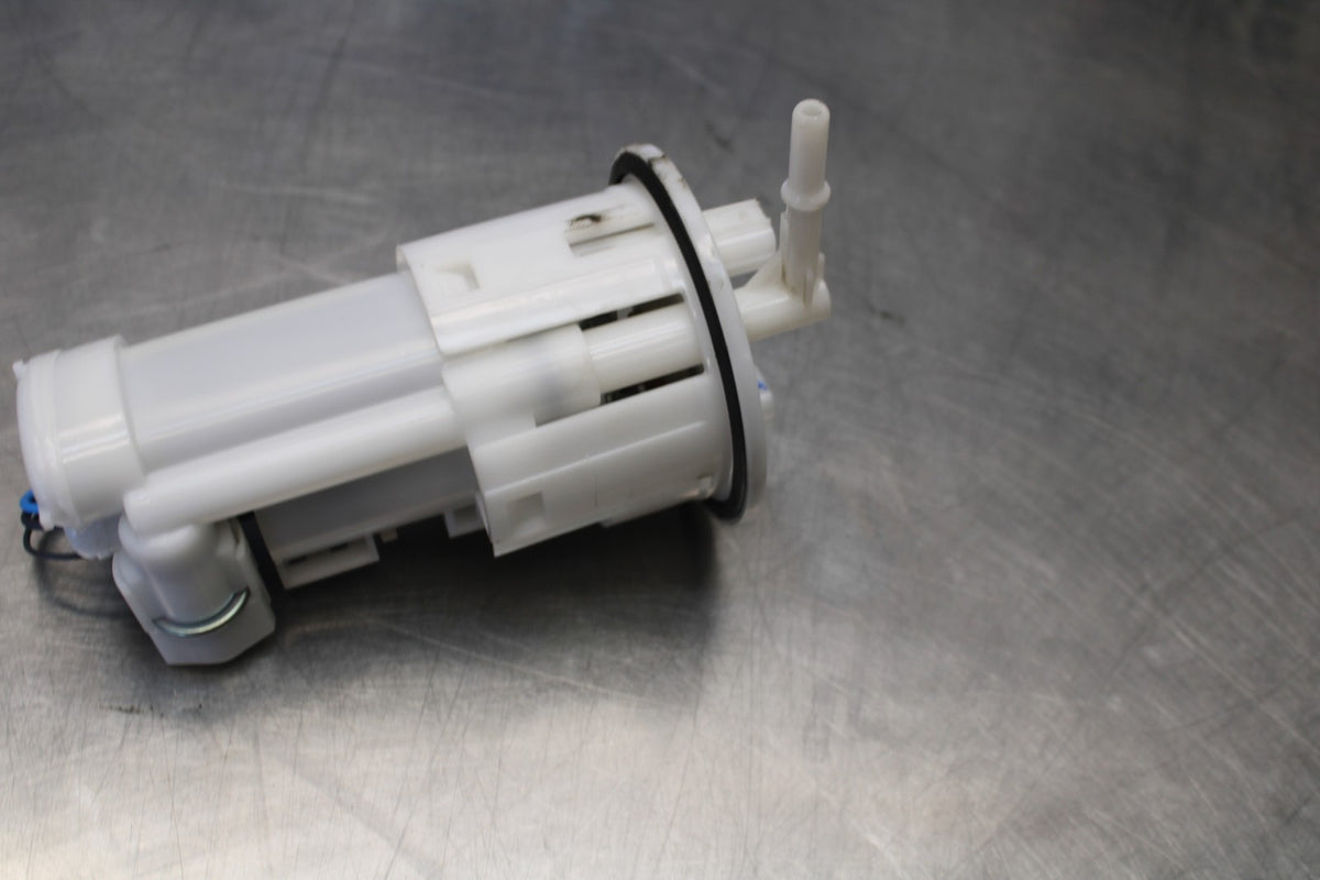 20 TRIUMPH STREET TRIPLE 765 FUEL PUMP GAS PETROL SENDER UNIT BB864