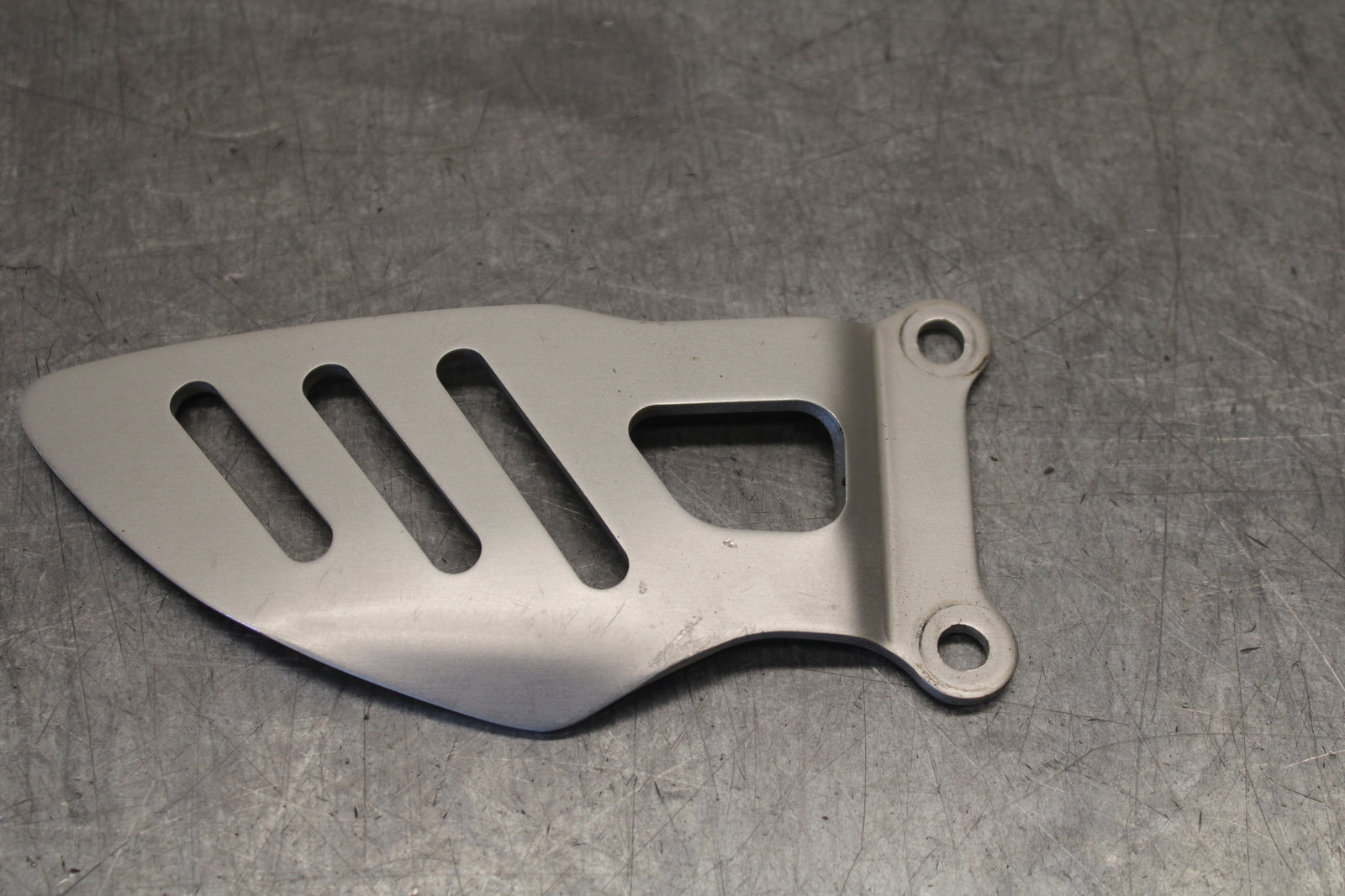 06-07 SUZUKI GSXR 600 LEFT REARSET REAR SET HEEL GUARD COVER  BB694