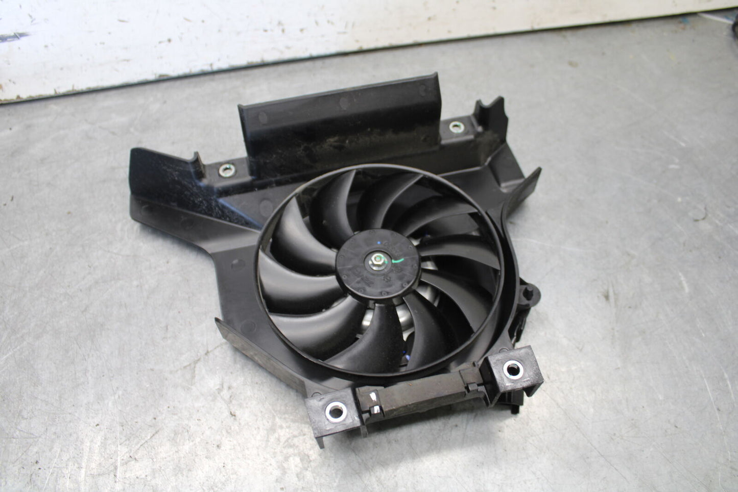 18-23 KAWASAKI NINJA 400 ENGINE RADIATOR COOLING FAN BB660
