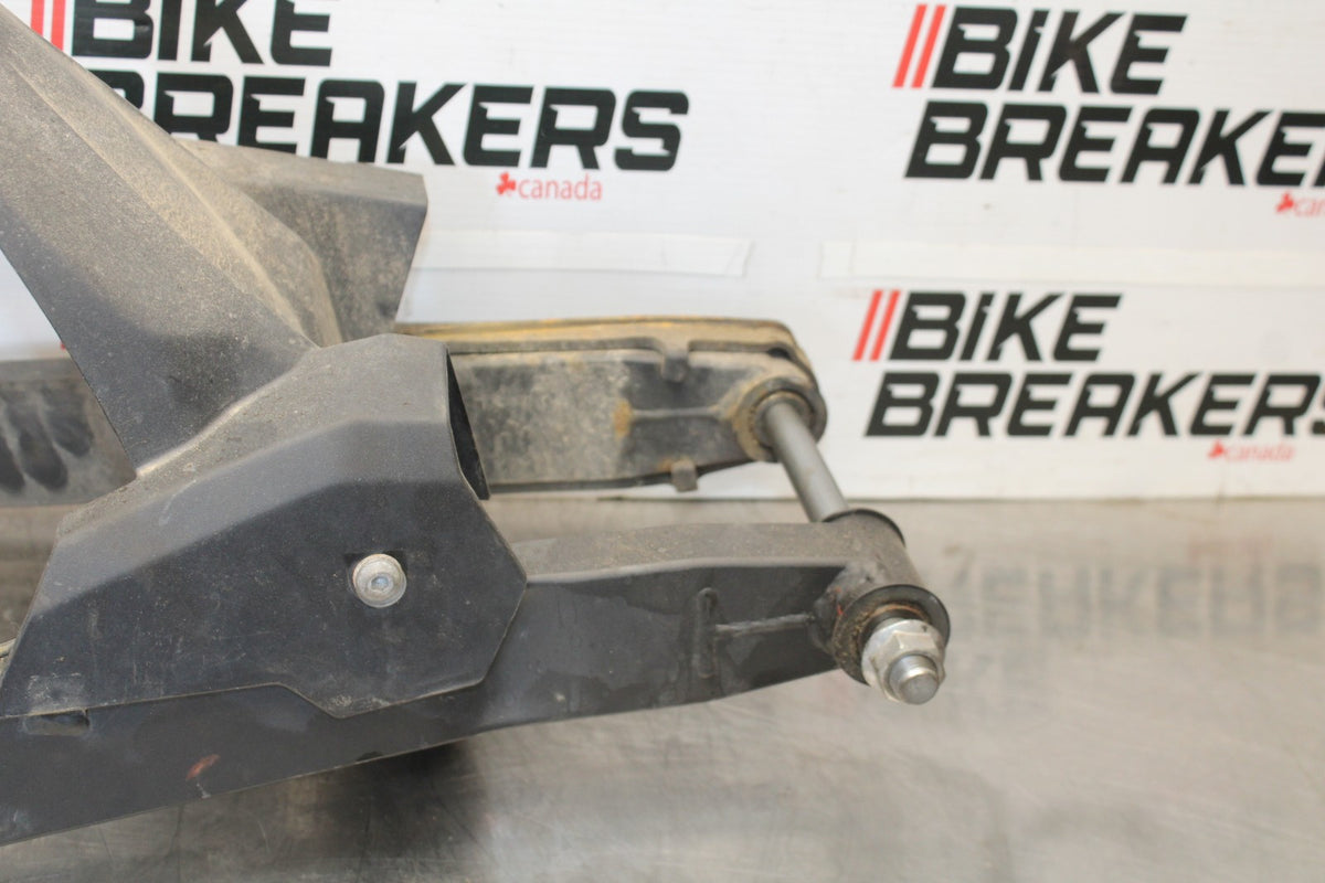 24-25 KAWASAKI NINJA 500 ABS REAR SWINGARM BACK SUSPENSION SWING ARM BB899