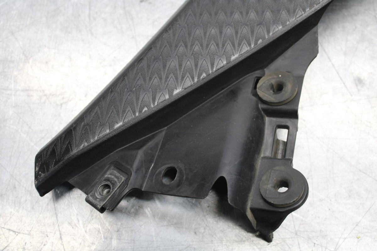 15-16 KAWASAKI EX300 LEFT AND RIGHT SET PAIR GAS TANK FUEL CELL PANEL TRIM BB635