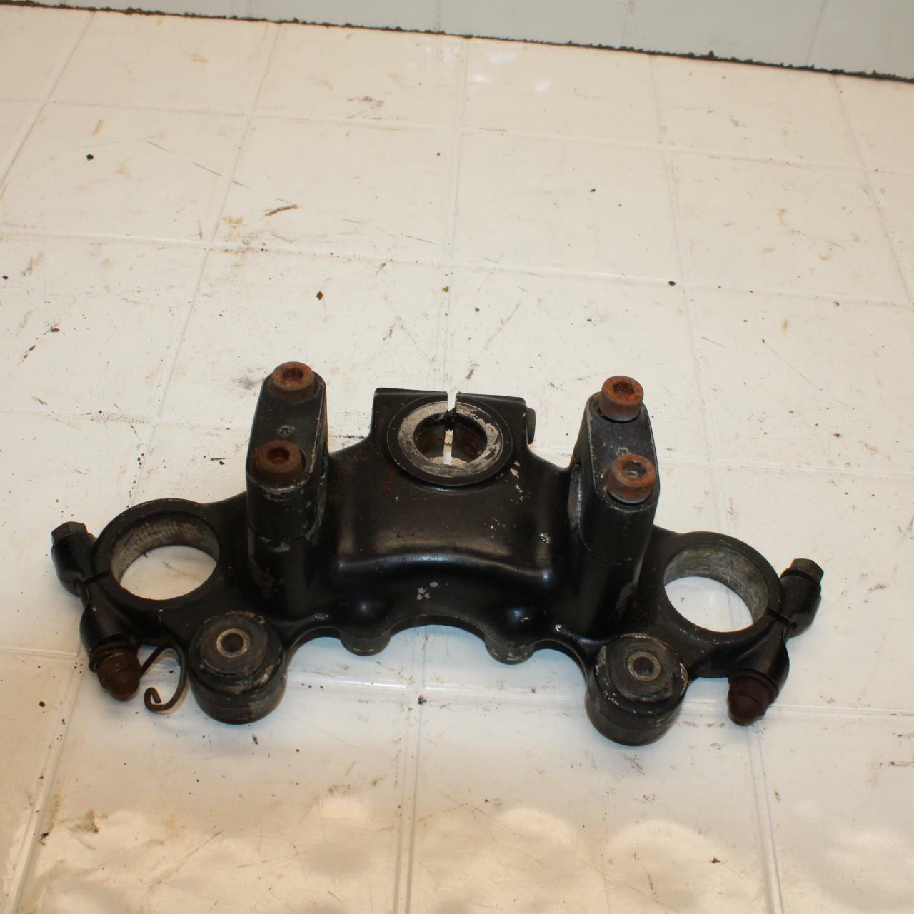 80-83 YAMAHA MAXIM 650 XJ650 FORKS UPPER TRIPLE TREE CLAMP BB403