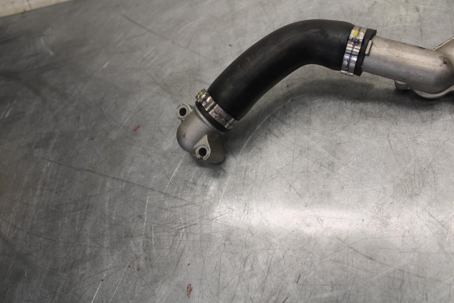 2010 Aprilia RSV1000R ENGINE WATER COOLANT PUMP COVER BB513