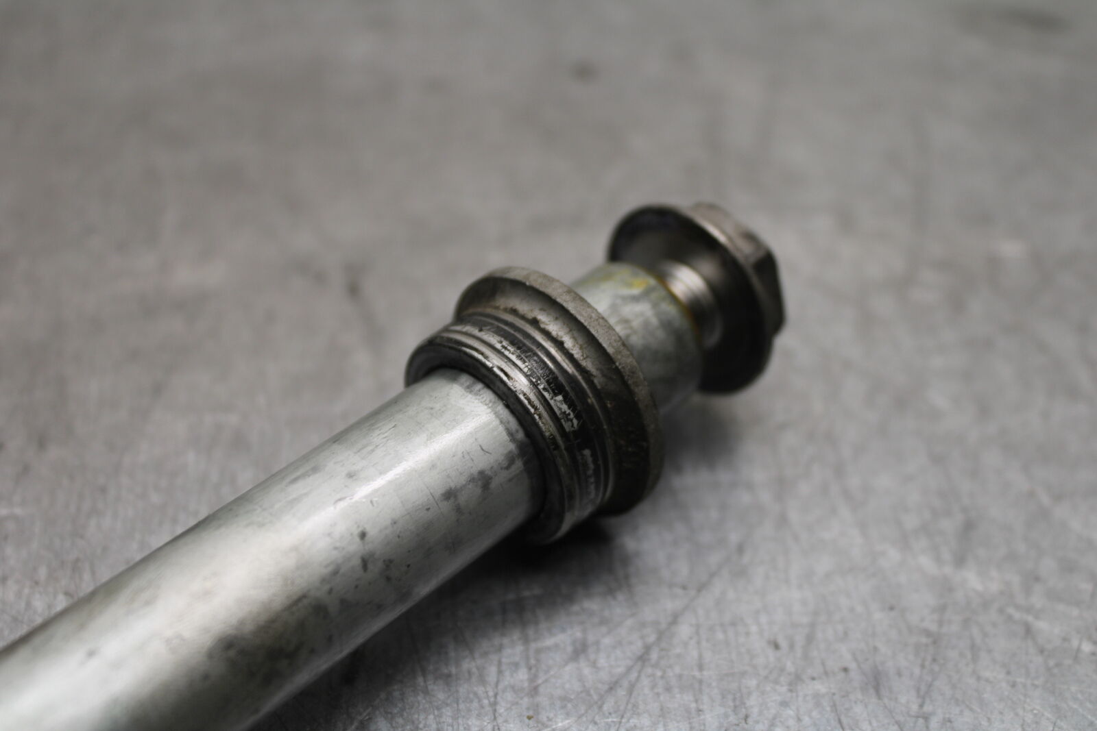 05-06 HONDA CBR600RR FRONT WHEEL RIM AXLE PIVOT BOLT BB727
