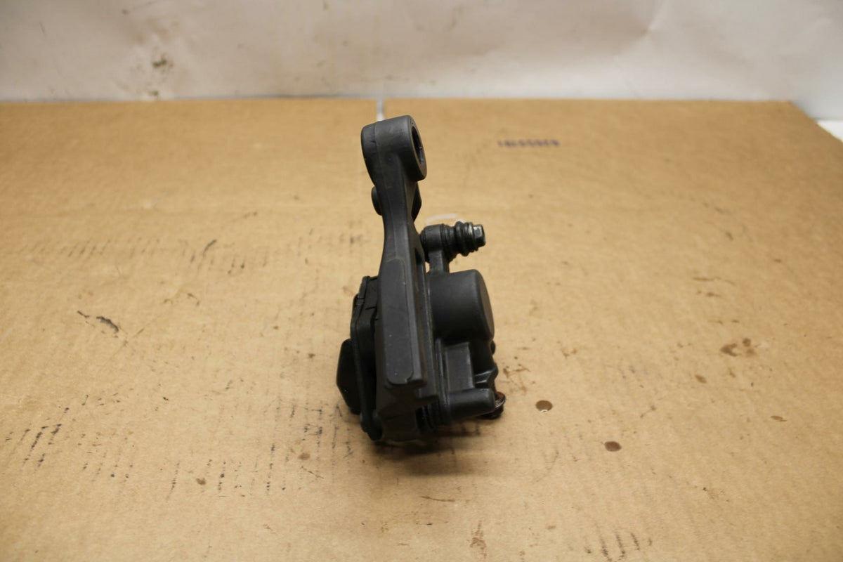 19-21 YAMAHA YZF R3 REAR BACK BRAKE CALIPER W MOUNT BRACKET BB378