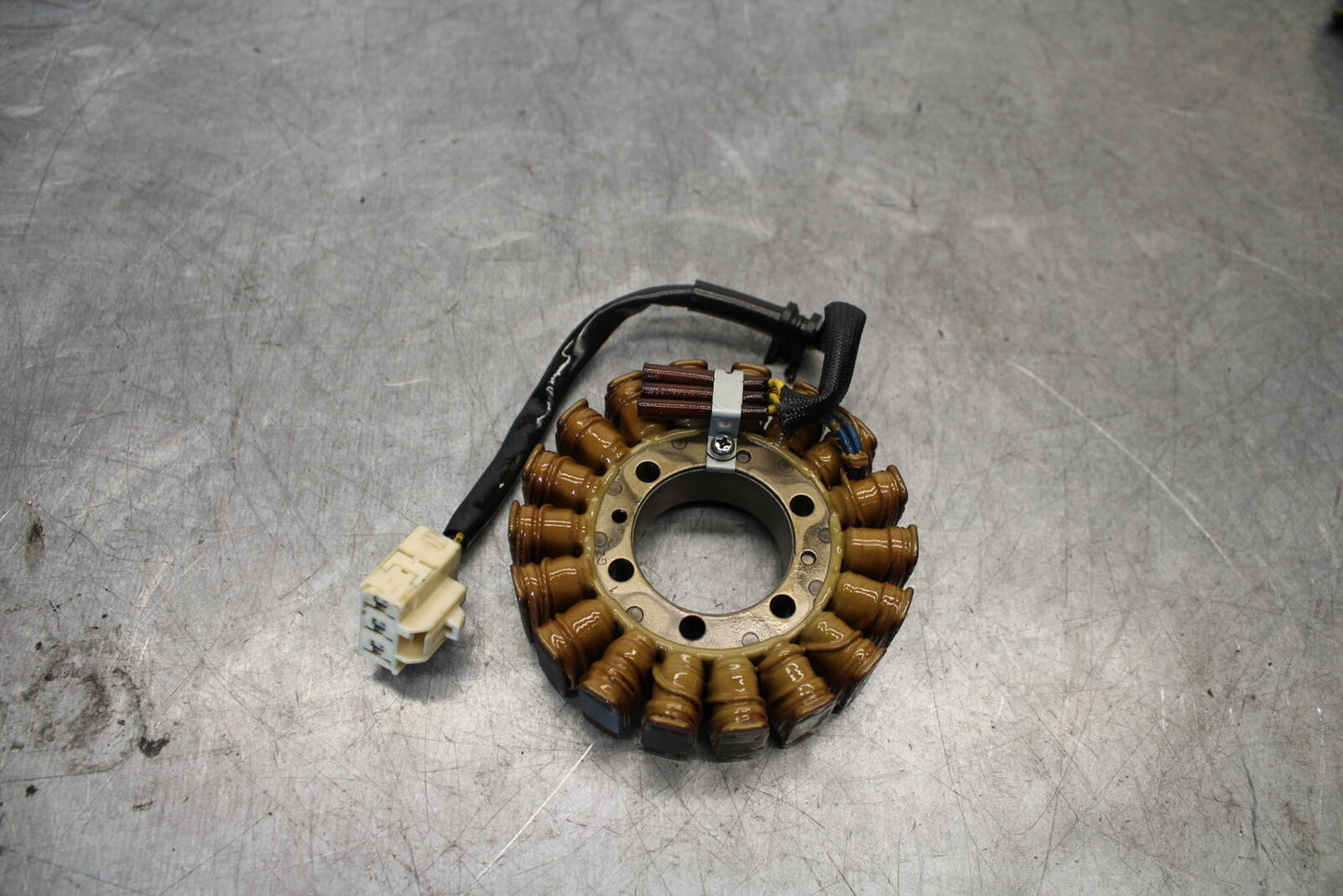 05-06 HONDA CBR600RR STATOR GENERATOR ALTERNATOR MAGNETO 31120-MEE-003 BB655