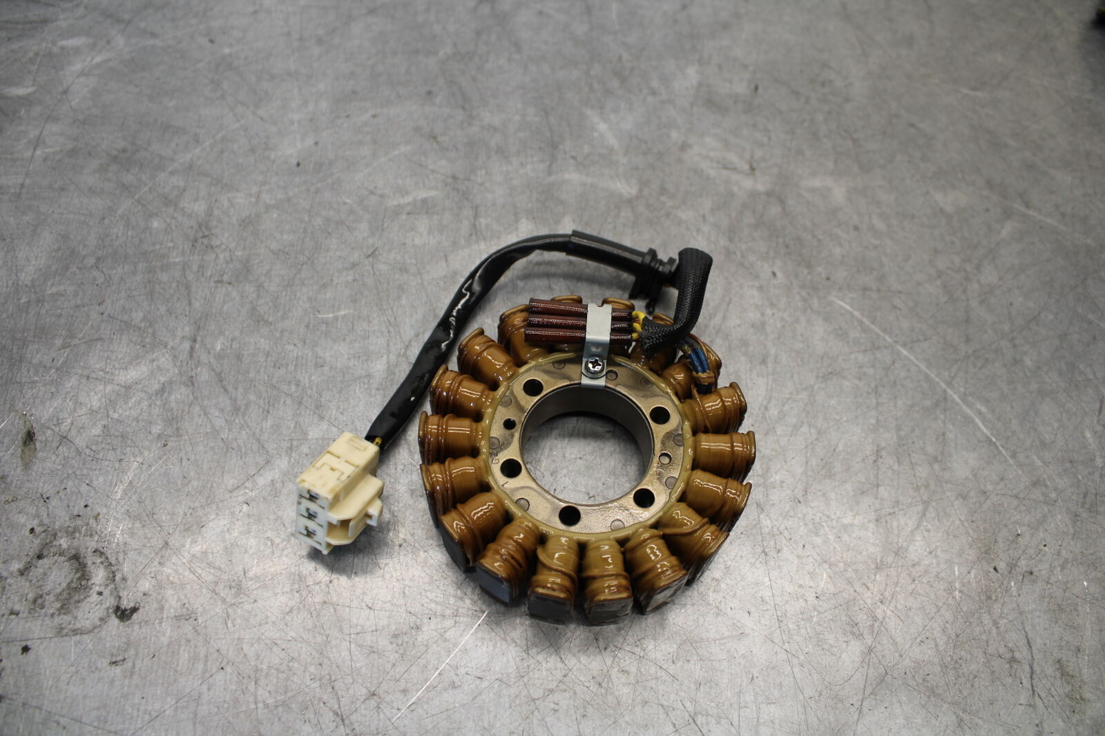 05-06 HONDA CBR600RR STATOR GENERATOR ALTERNATOR MAGNETO 31120-MEE-003 BB655
