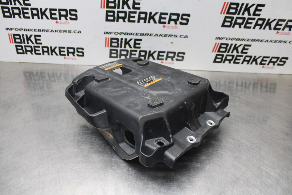 18 YAMAHA SUPER TENERE CENTER REAR BACK TAIL FAIRING COVER TRIM COWL BB832