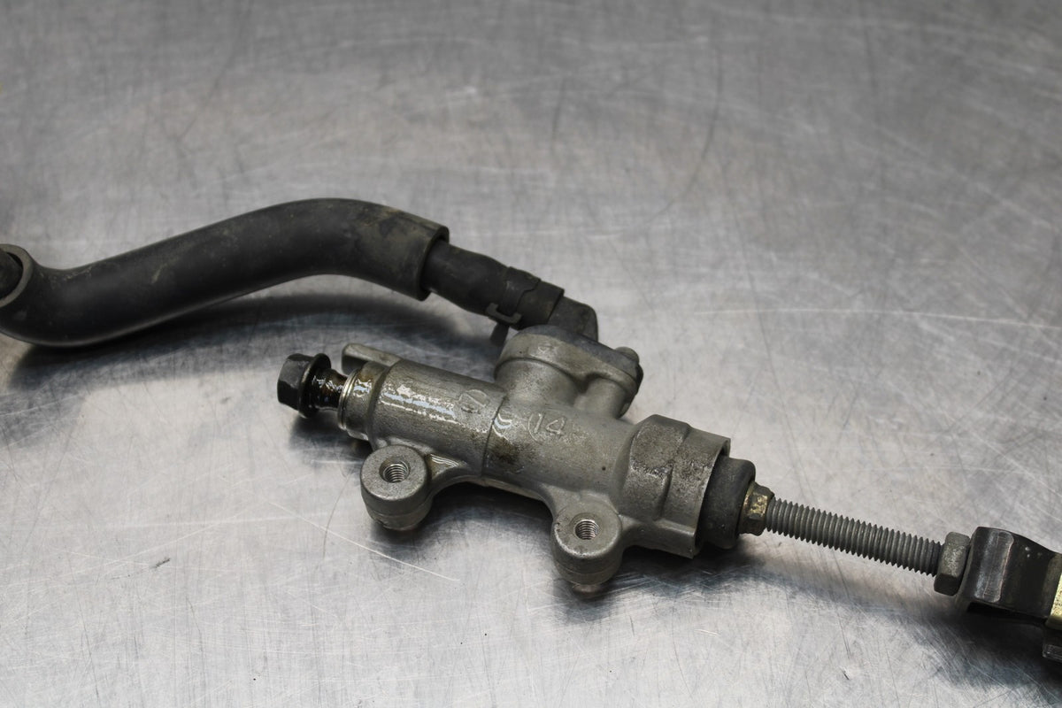 01-06 HONDA CBR600F4I REAR BACK BRAKE MASTER CYLINDER W RESERVOIR BB185