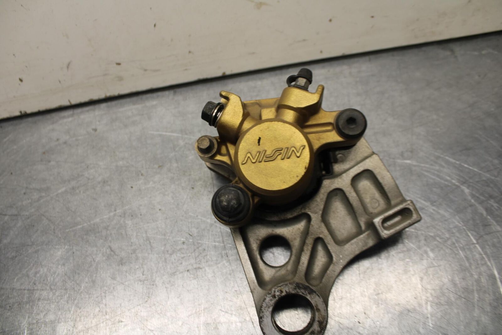 03-04 HONDA CBR600RR REAR  BRAKE CALIPER W MOUNT BRACKET 43150-MEE-006 BB614
