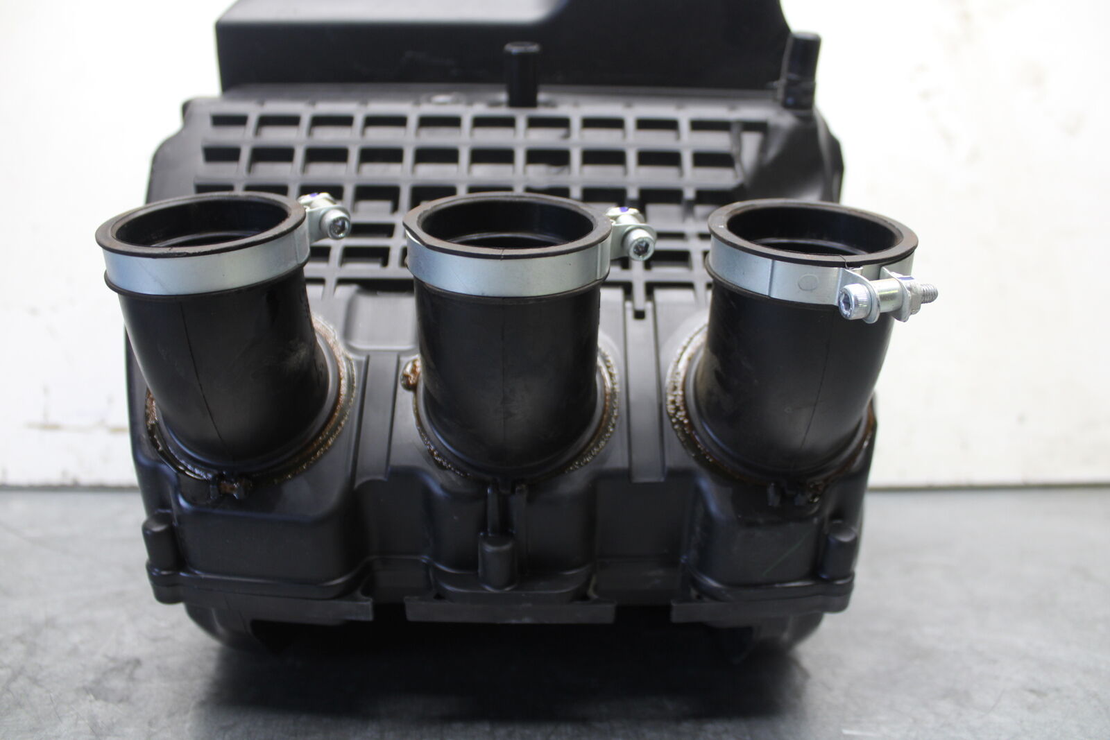 22-24 YAMAHA XSR900 AIRBOX AIR INTAKE FILTER BOX BB683