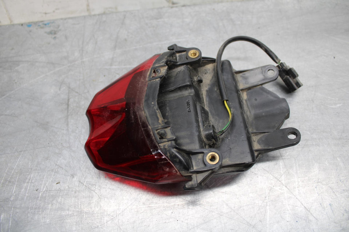 17-21 TRIUMPH STREET TRIPPLE R ABS REAR TAIL TAILLIGHT BACK BRAKE LIGHT bb452