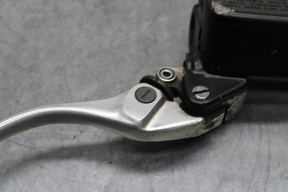 95-98 HONDA CBR600F3 FRONT BRAKE MASTER CYLINDER w/ LEVER BB122