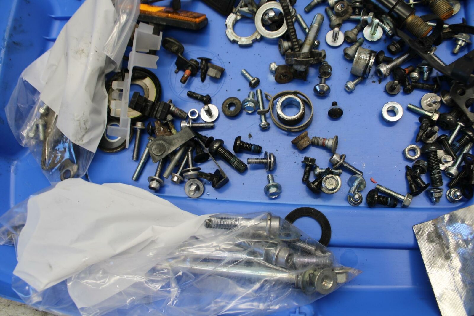 17-19 YAMAHA FZ09 ENGINE MOUNTING BOLTS  MOTOR SCREWS BB310
